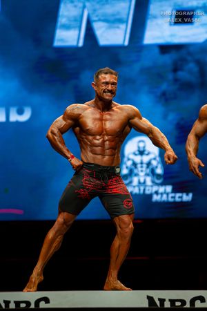 MEN'S PHYSIQUE 174